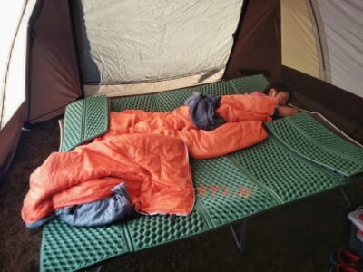 北軽井沢くるみの森キャンプ場　テント内暖房　薪ストーブ　寝相
